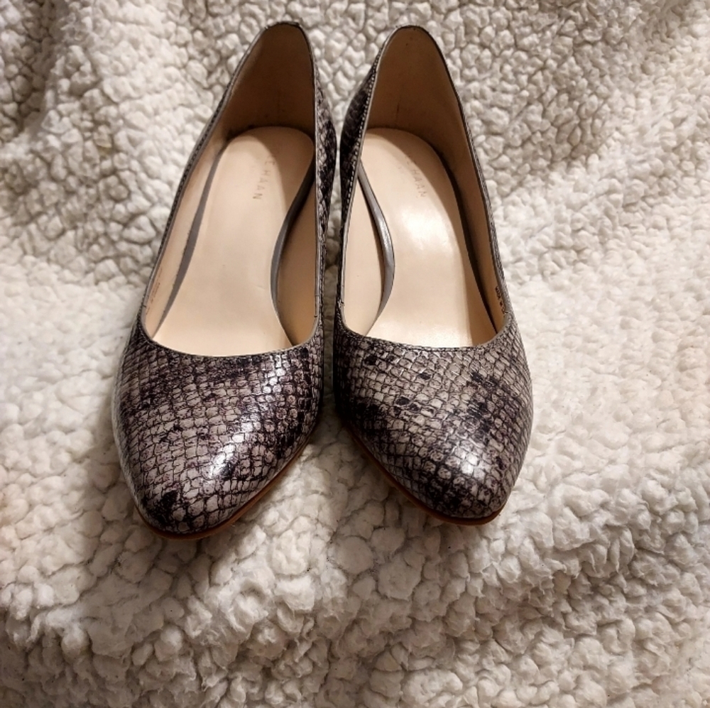 Cole Haan Lena Pumps Snakeskin 6.5 FLAWED Boho Academia